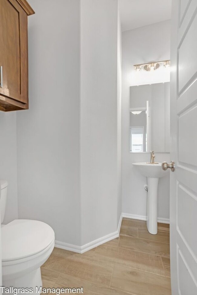 Building Photo - Move In Specials! Elevated Living in Owasso