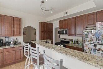 Building Photo - 3144 N Southport Ave