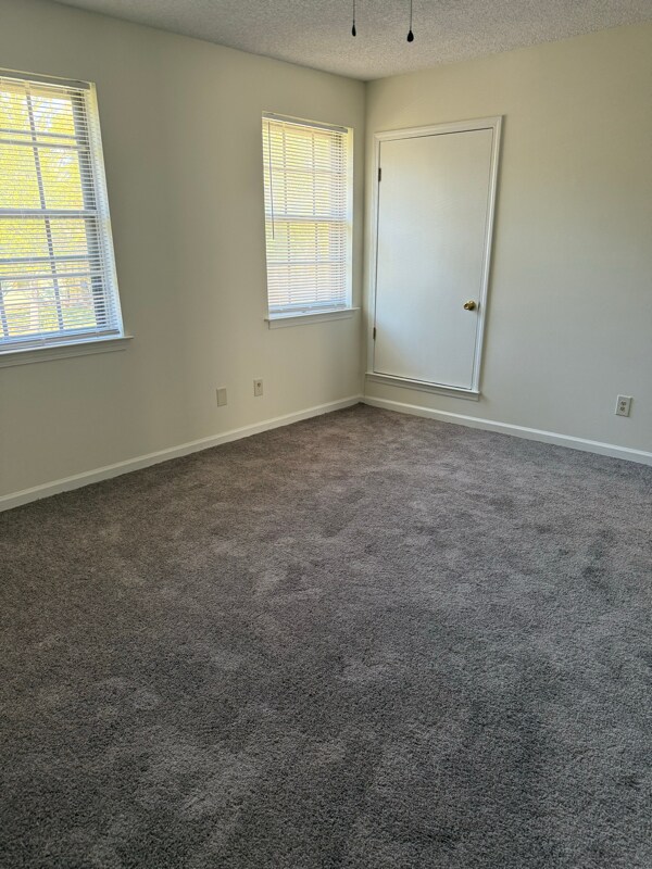 Building Photo - 1641 Forest Ave