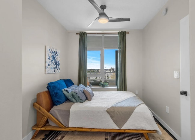 Building Photo - 475 Redwood St