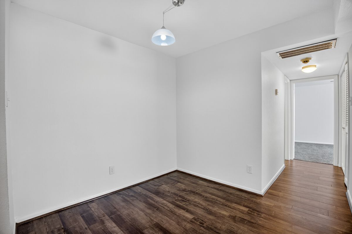 Building Photo - 8527 Hearth Dr