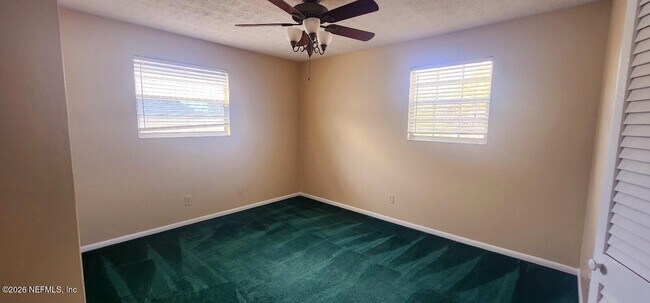 Building Photo - 25 Versaggi Dr