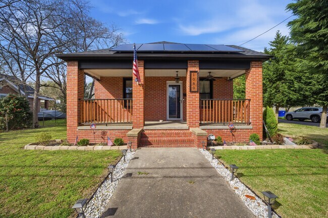 Building Photo - 1080 Green St