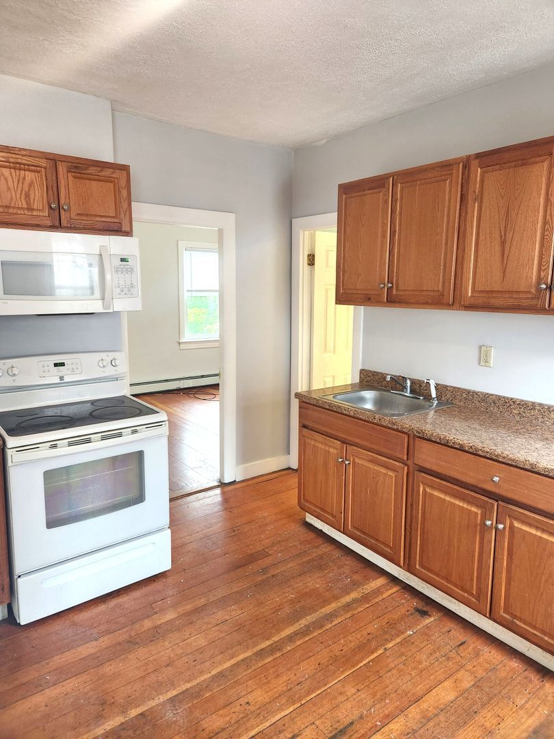 Building Photo - 90 Penn St