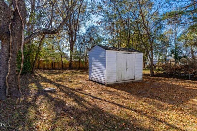 Building Photo - 526 Mill St