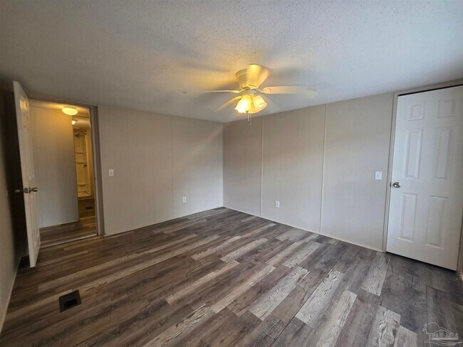 Building Photo - 2821 Hillcrest Ave
