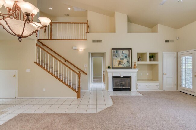 Building Photo - 3750 W Vincent Ln