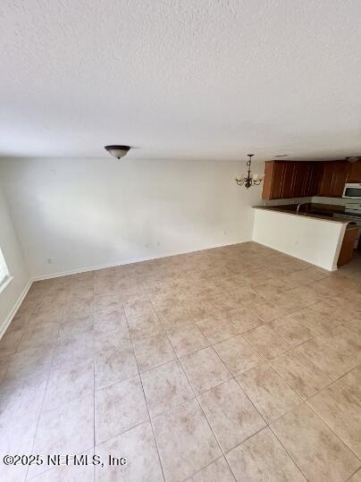 Building Photo - 302 Cherry Way