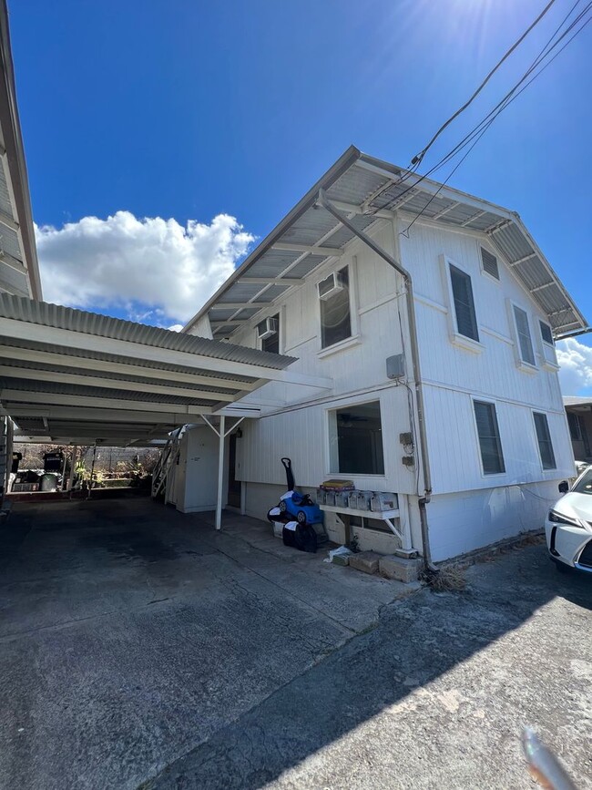 Building Photo - 2 bedroom 1 bath in Liliha!