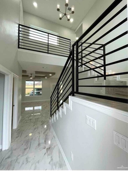 Building Photo - 5514 N Crown Point