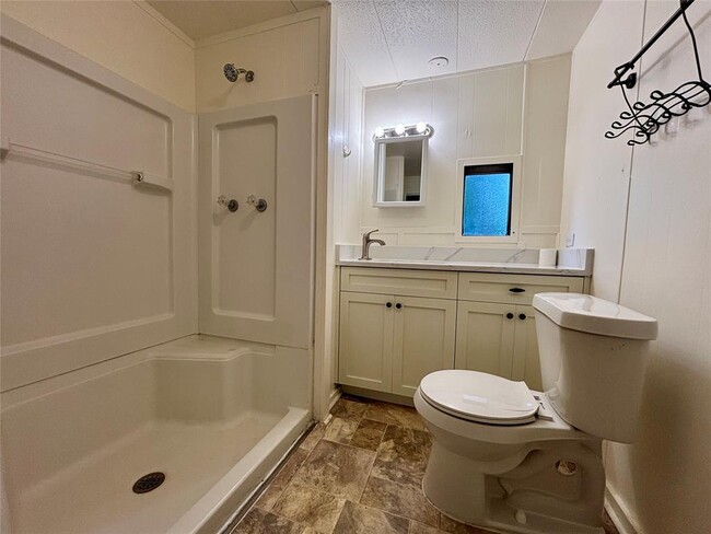 Building Photo - 13405 Commander Cir