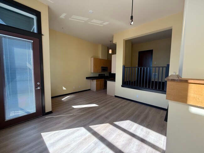 Building Photo - 655 Crockett St