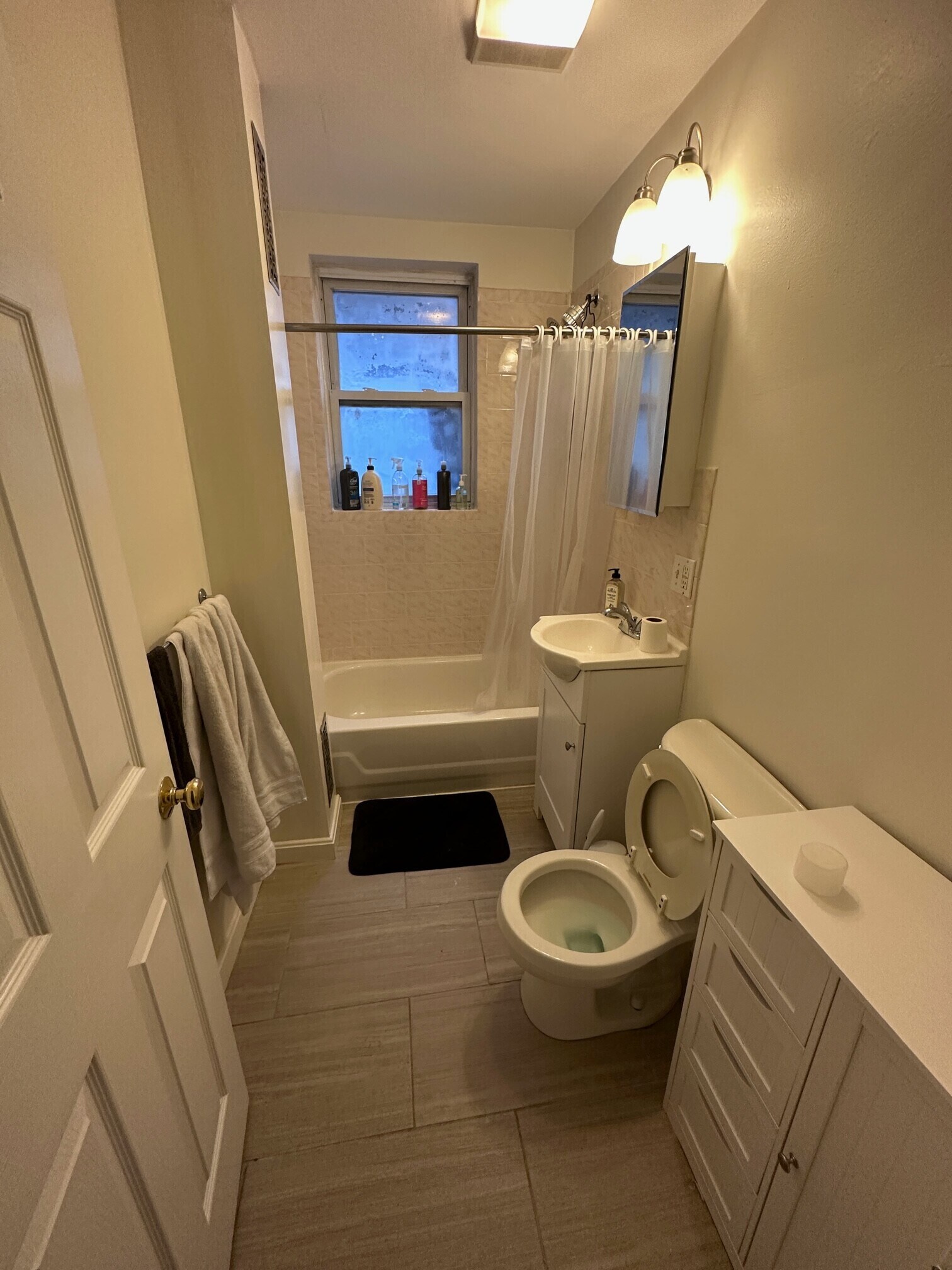 Building Photo - 220 Hanover St