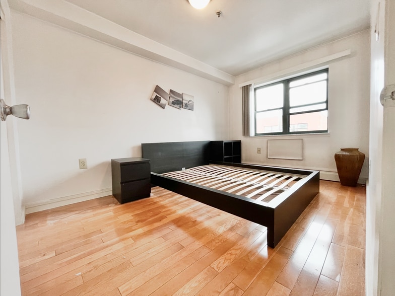 Building Photo - 3434 10th St