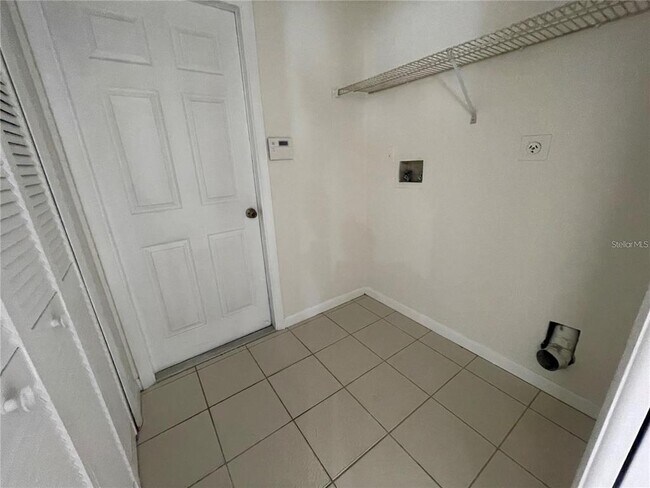 Building Photo - 9 Birchwood Pl