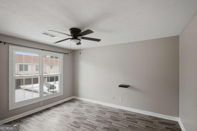 Building Photo - 218 Mill Creek Pl