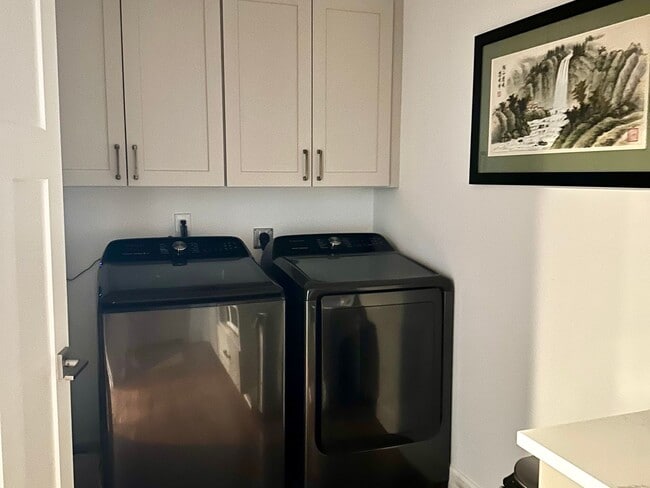 Building Photo - Beautiful upgrated 4 bedroom DuPont home w...