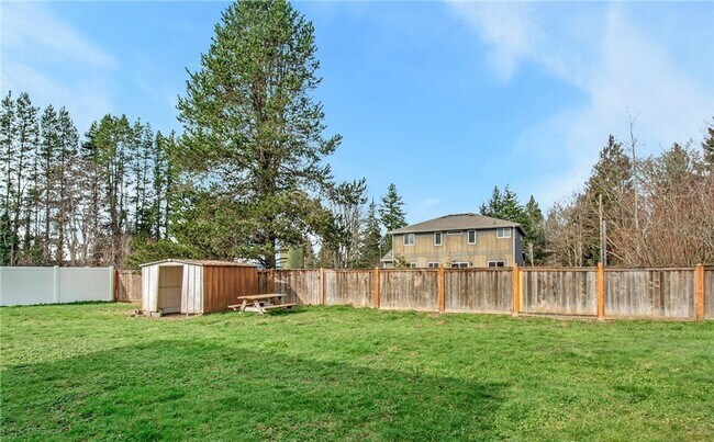 Building Photo - Gig Harbor Home on Oversized Lot