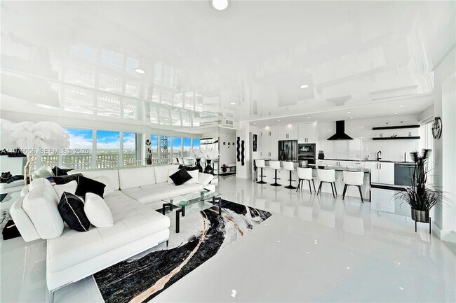 Building Photo - 4020 Galt Ocean Dr