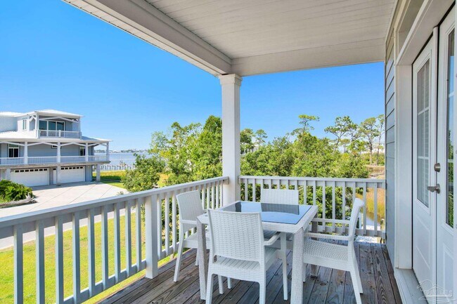 Building Photo - 16262 Tarpon Dr