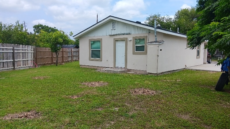 Building Photo - 103 Manzano St