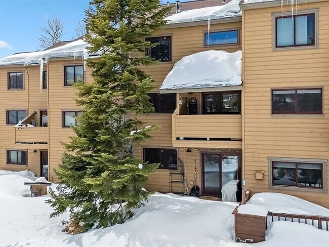 Building Photo - Winter Seasonal Rental- Woodworks 6726
