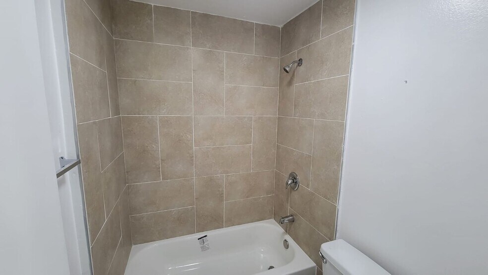 Building Photo - 5461 Kester Ave