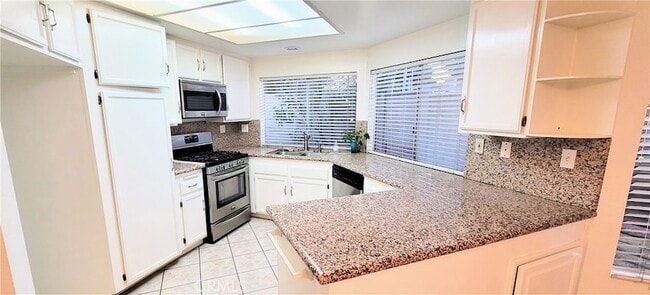 Building Photo - 14644 Bella Courte