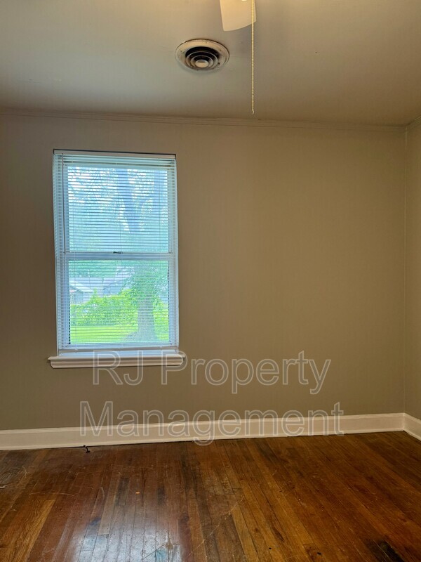 Building Photo - 1336 Wrenwood St