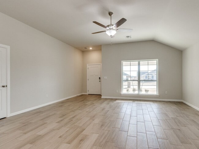 Building Photo - 1013 SE 16th Terrace