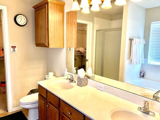 Building Photo - Pre-Leasing - 3-bedrooom, 3-bath Near Texas Tech!