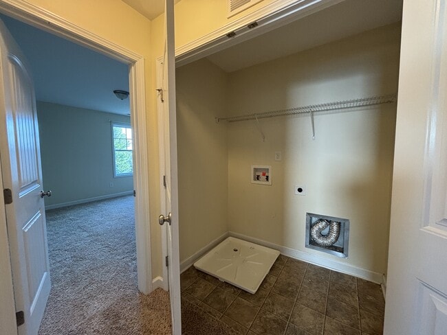Building Photo - 5407 Nessee St