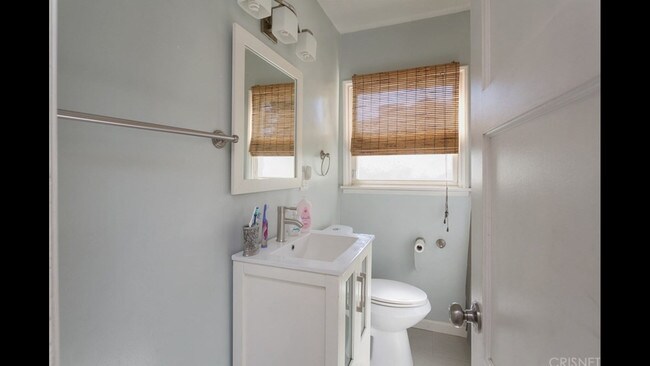 Building Photo - 7344 Topeka Dr