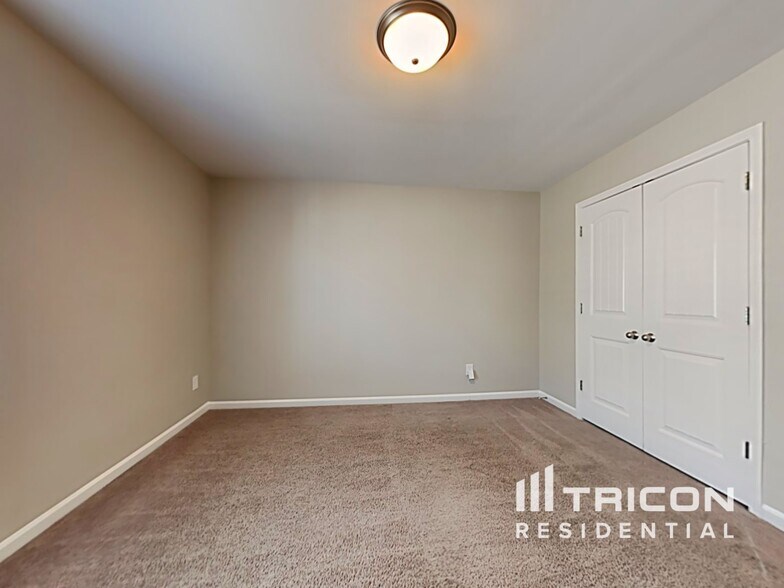 Building Photo - 4131 Effie Seward Dr