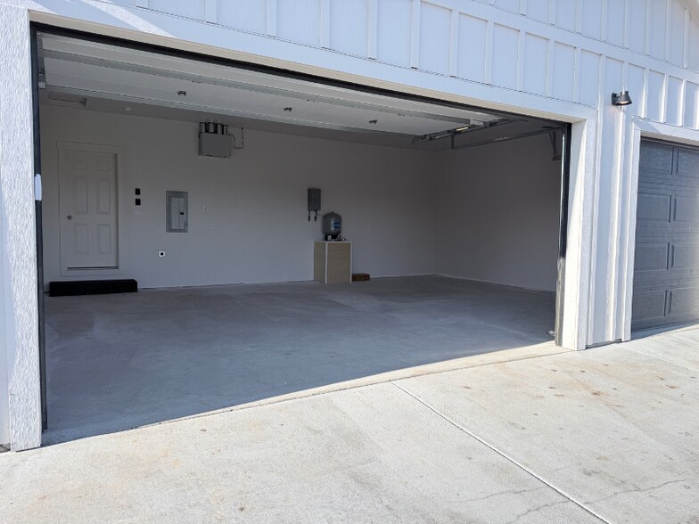 Building Photo - 14812 2nd St NE