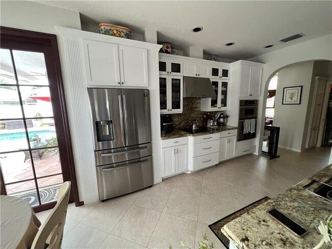Building Photo - 9588 Lake Serena Dr