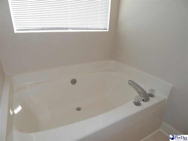 Building Photo - 2109 Elderberry Dr