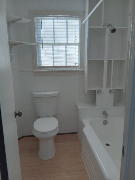 Building Photo - 207 E Grand Ave