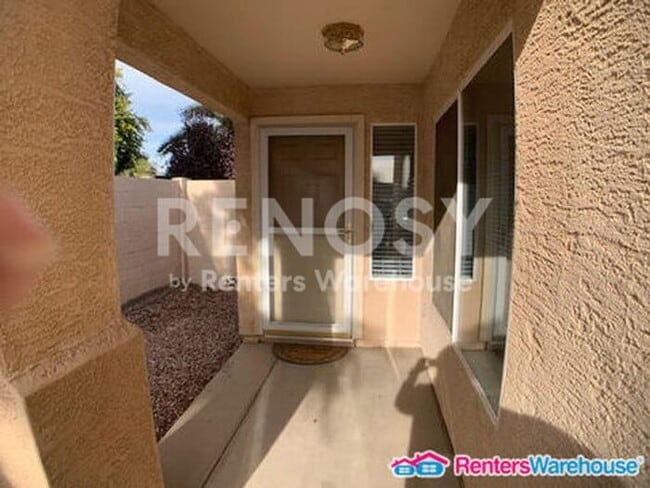 Building Photo - Ideal 3 Br 2 Ba 2 Cg Home Near Loop 303 & Greenway in Surprise!