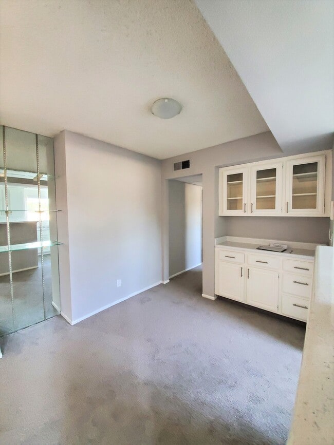 Building Photo - Huston Court