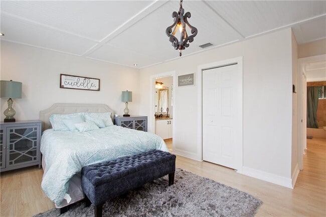 Building Photo - 6885 Barnwell Dr