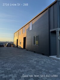 Building Photo - 2716 SE Lyon St