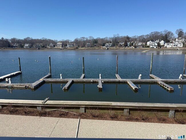 Building Photo - 111 Rowayton Ave