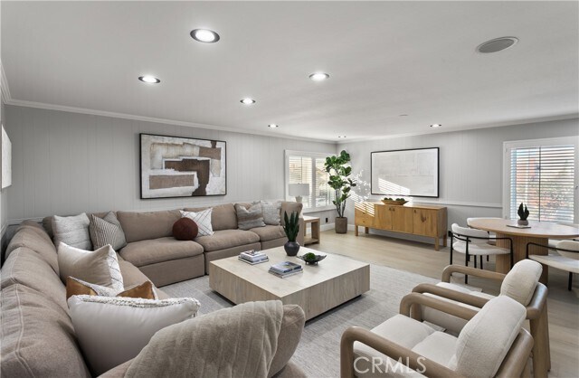 Building Photo - 9882 Kings Canyon Dr