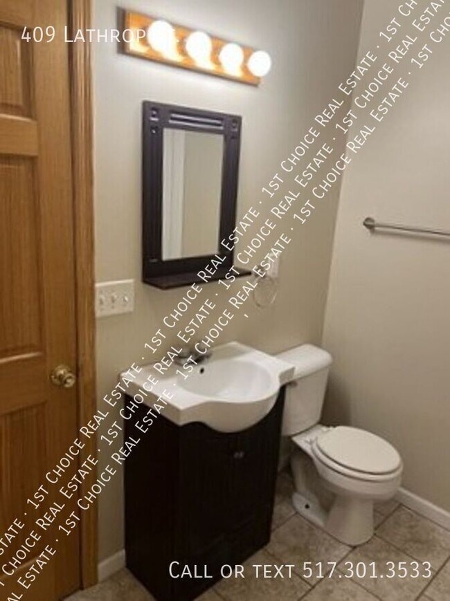 Building Photo - 409 Lathrop St