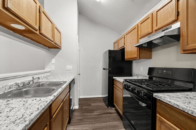 Building Photo - CV-AUS12130 Thompkins