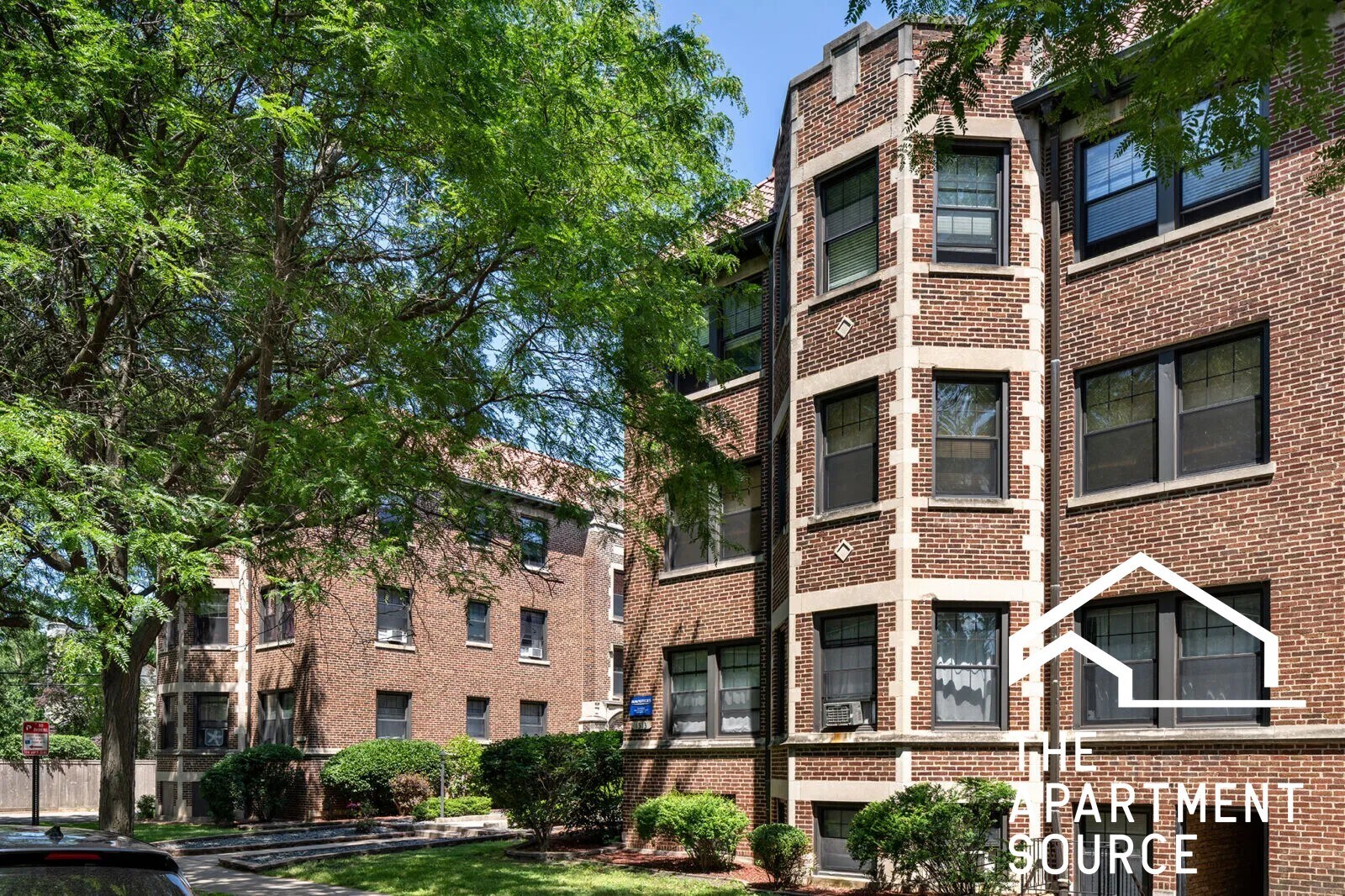 Building Photo - 1319 Oak Ave