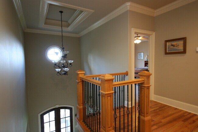 Building Photo - 27 Carriage Hill