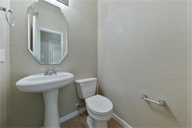 Building Photo - 139 Sweet Leaf Grove Ln