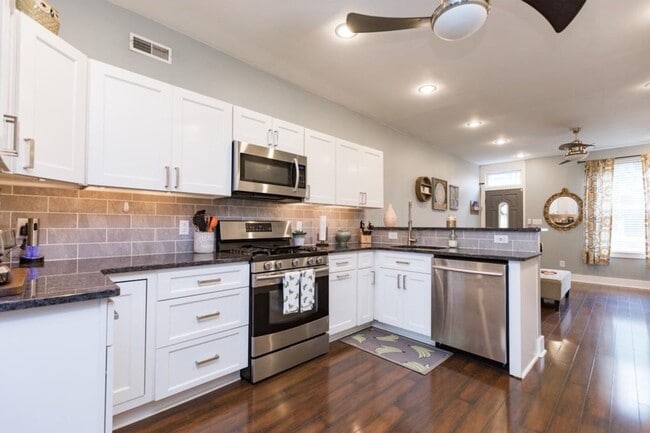 Building Photo - 2658 Edgemont St